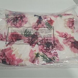 Express Pink and White Floral blouse